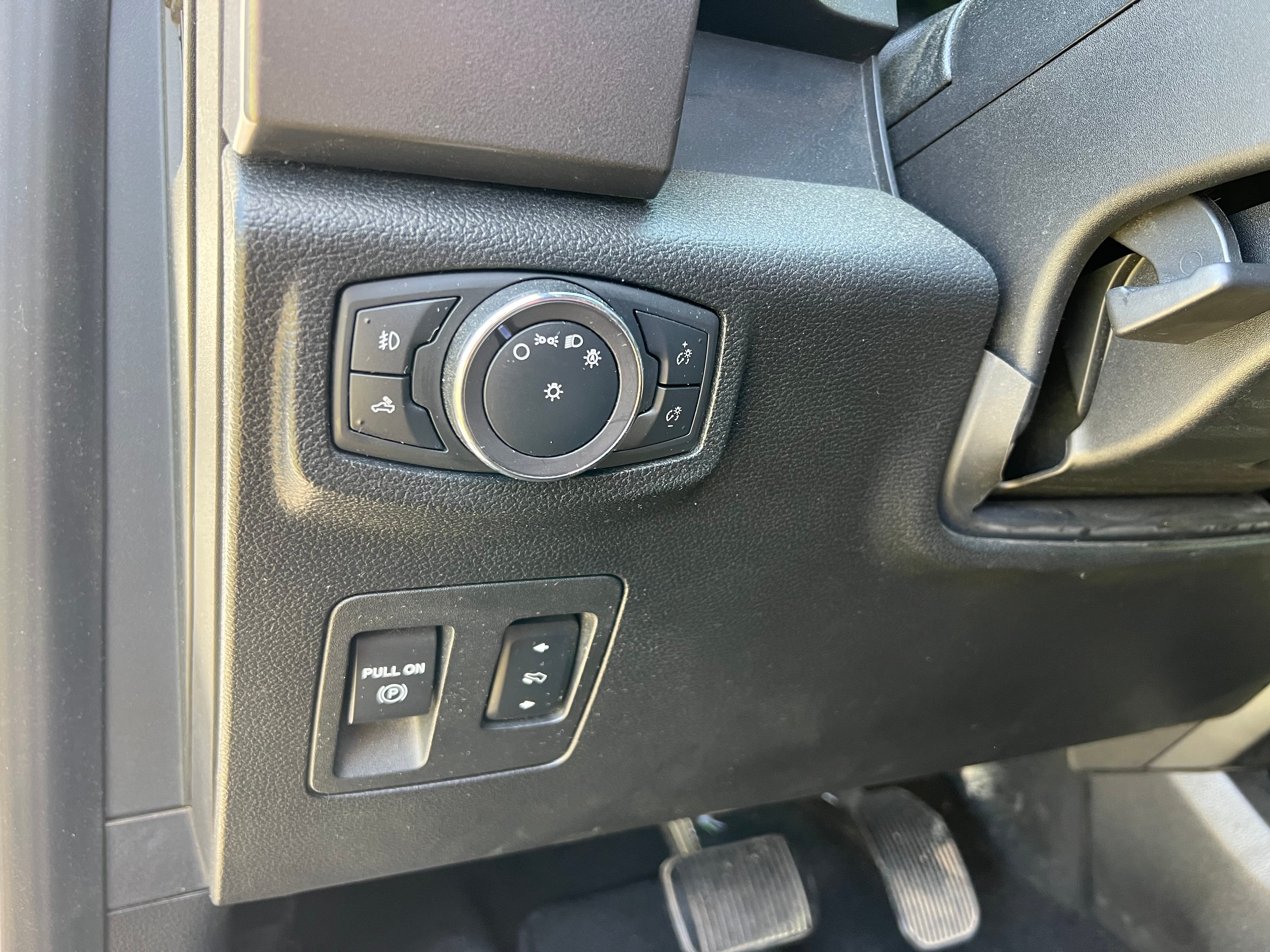 2019 Ford F150 SUPER Base
