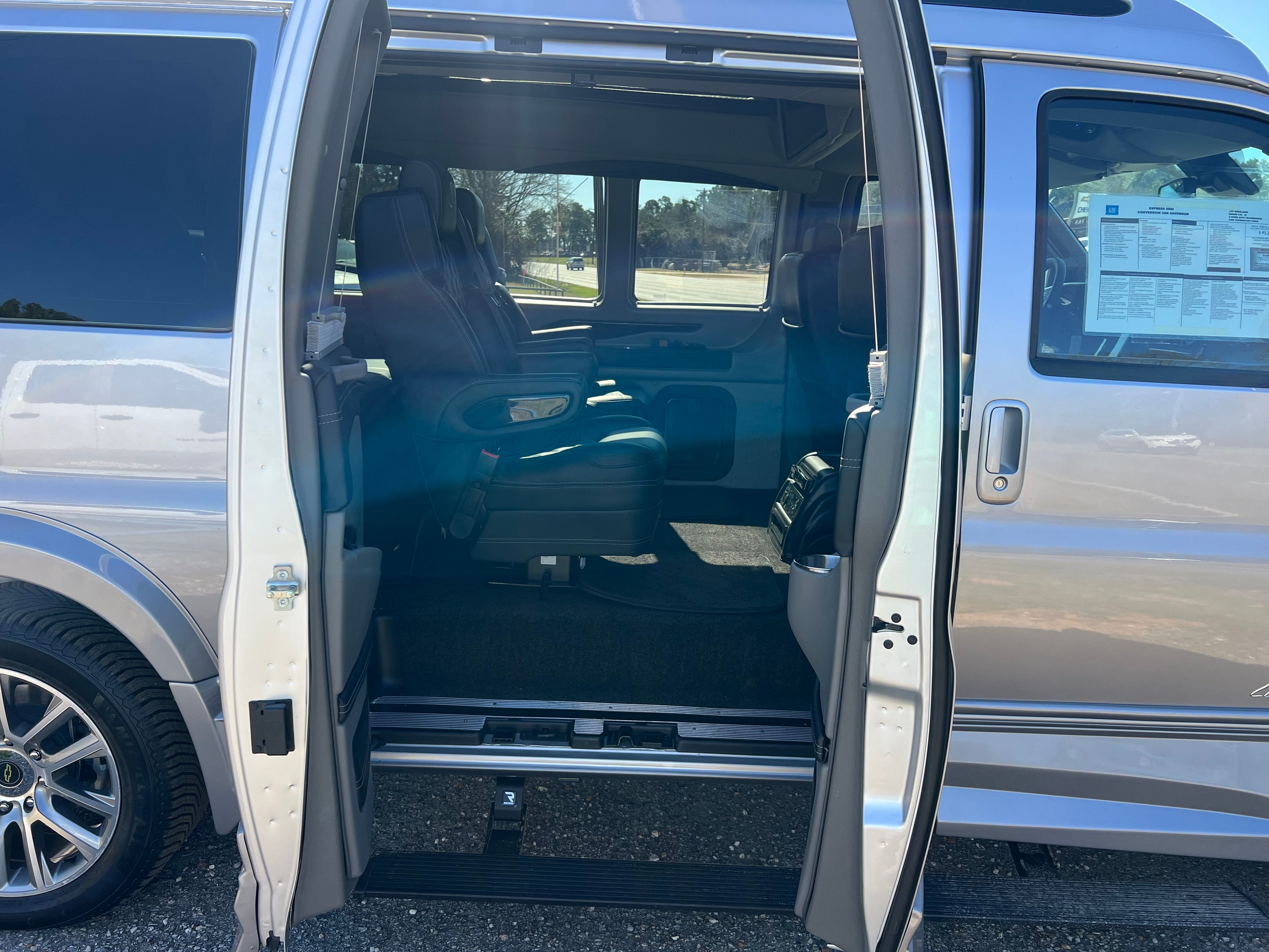 2025 Chevrolet Express Cargo 2500 WT