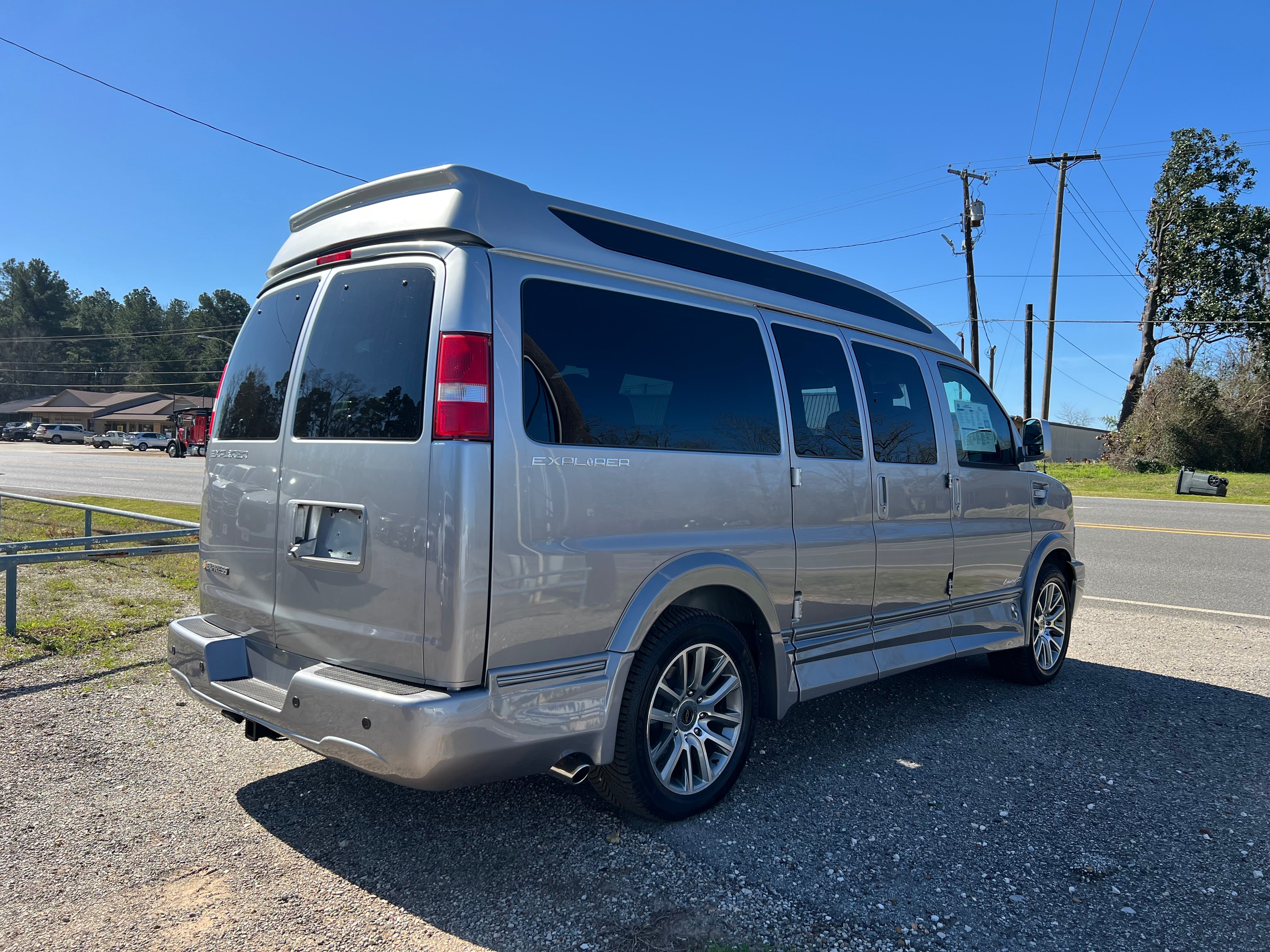 2025 Chevrolet Express Cargo 2500 WT