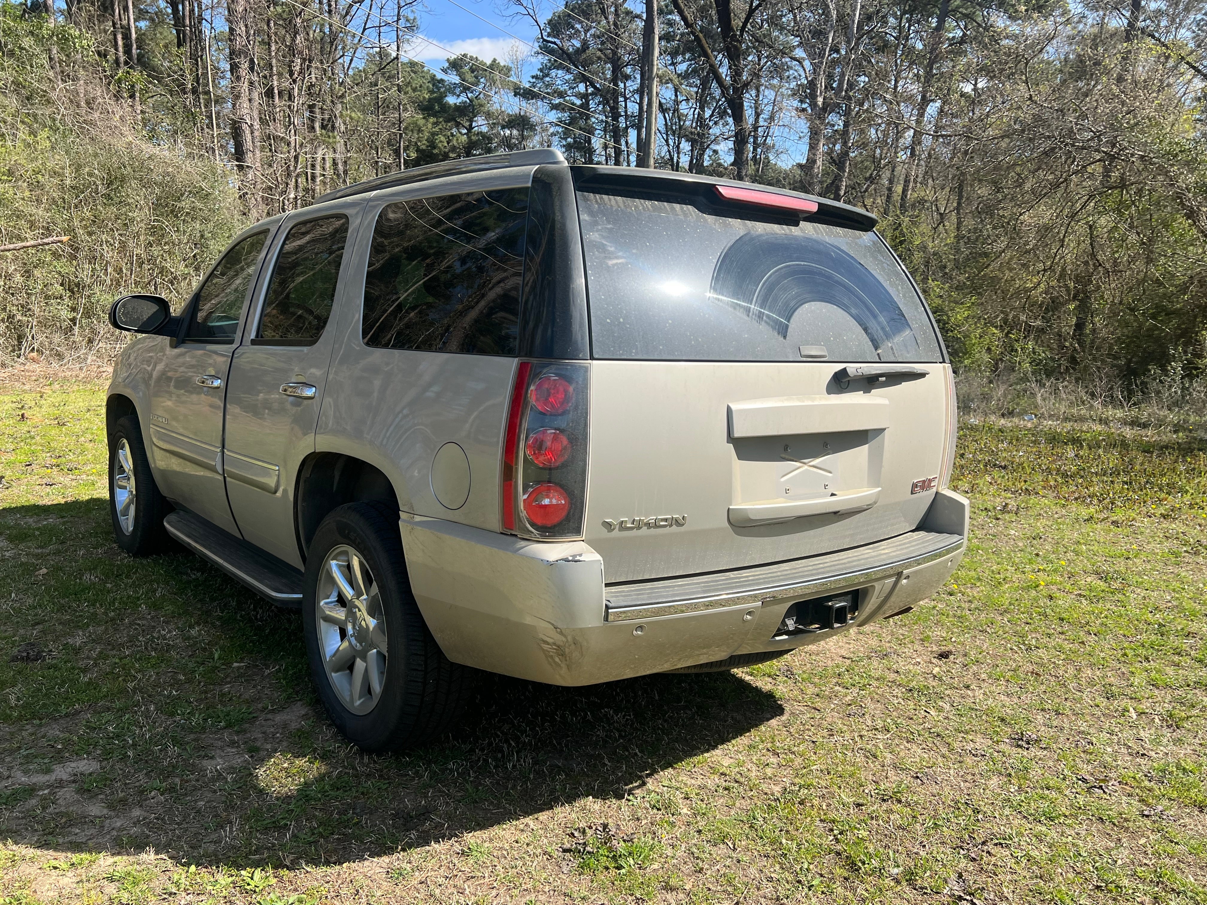 2007 GMC Yukon Base