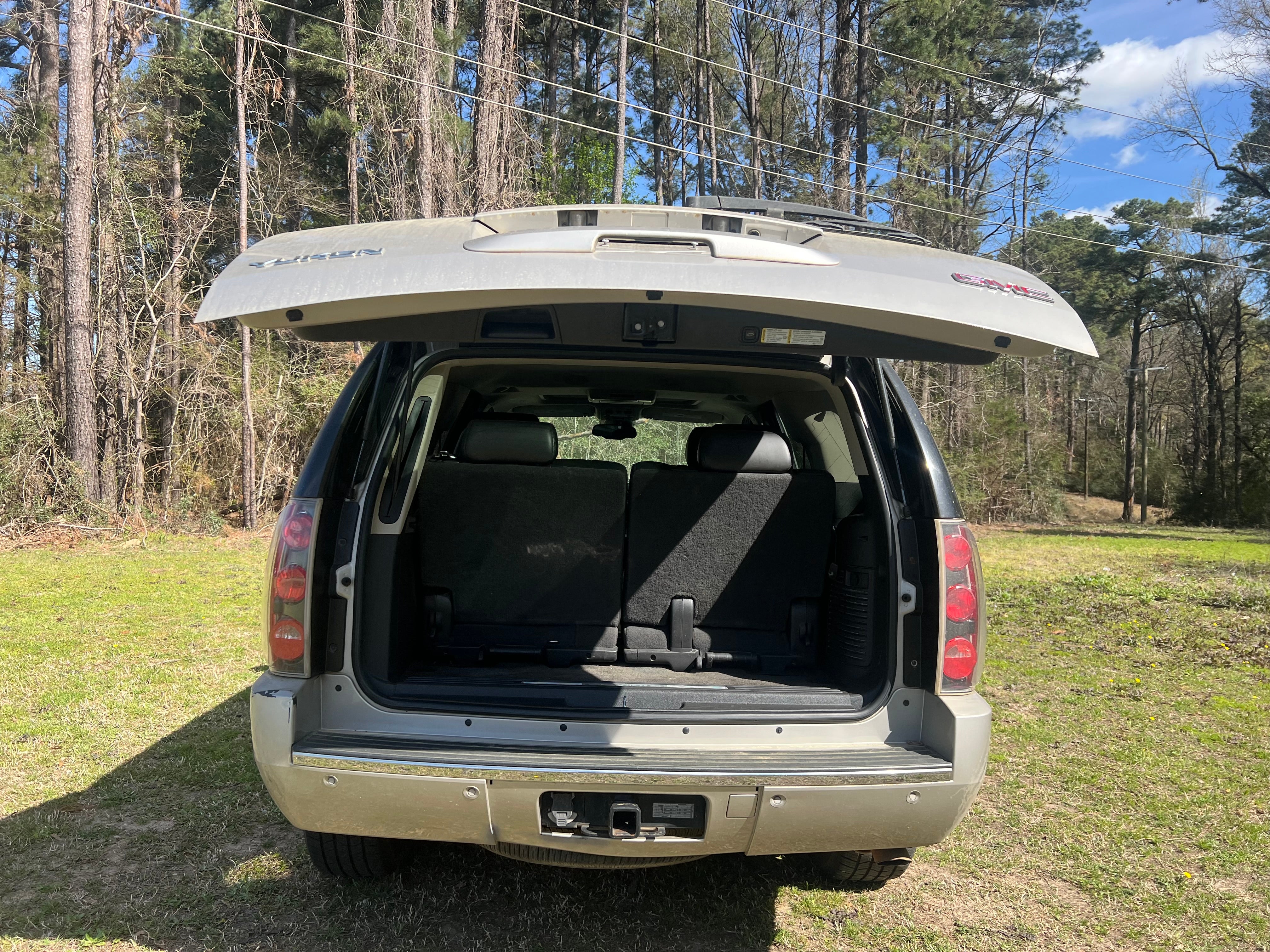 2007 GMC Yukon Base