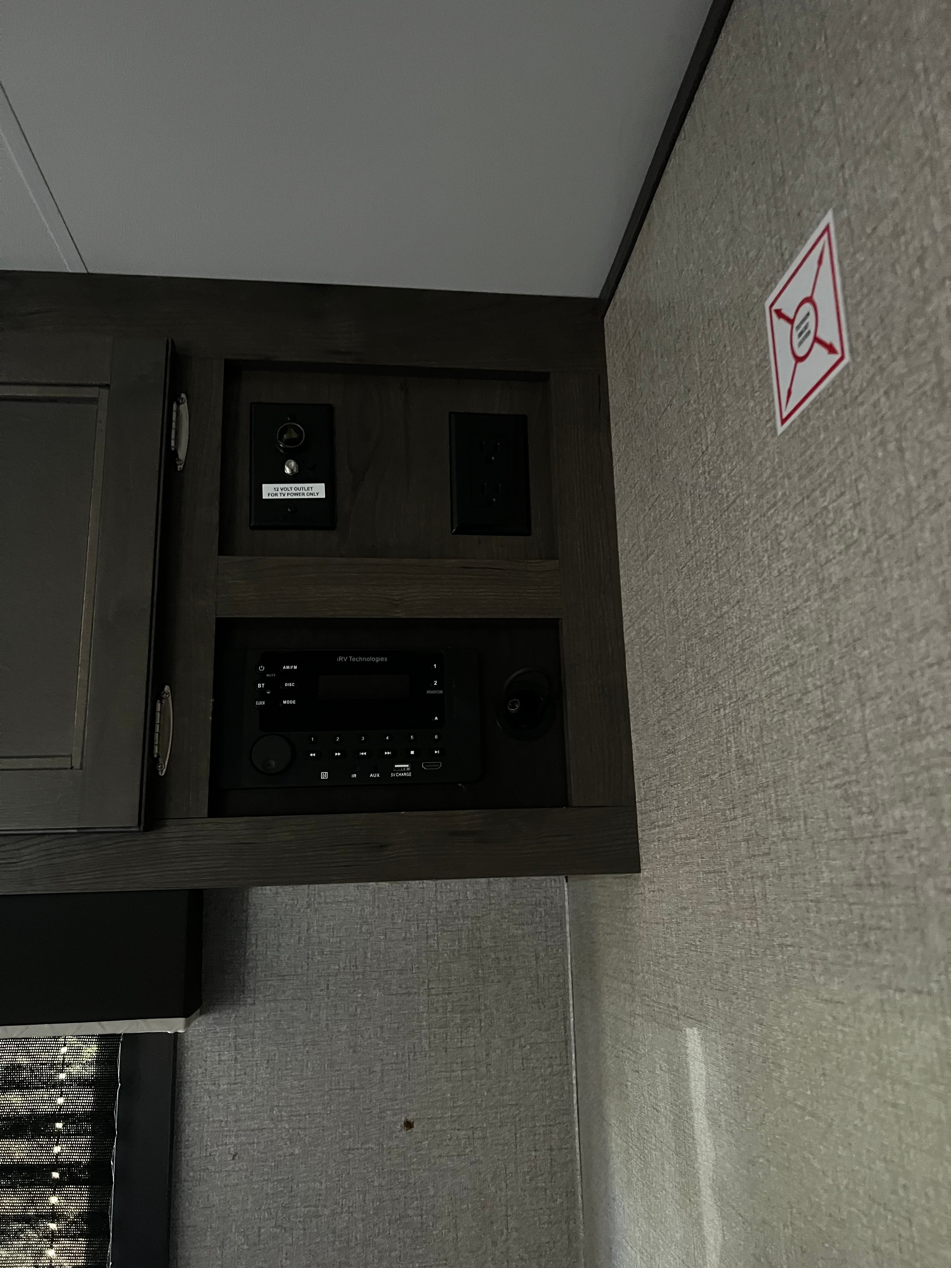 2021 JAYCO 264BH Base