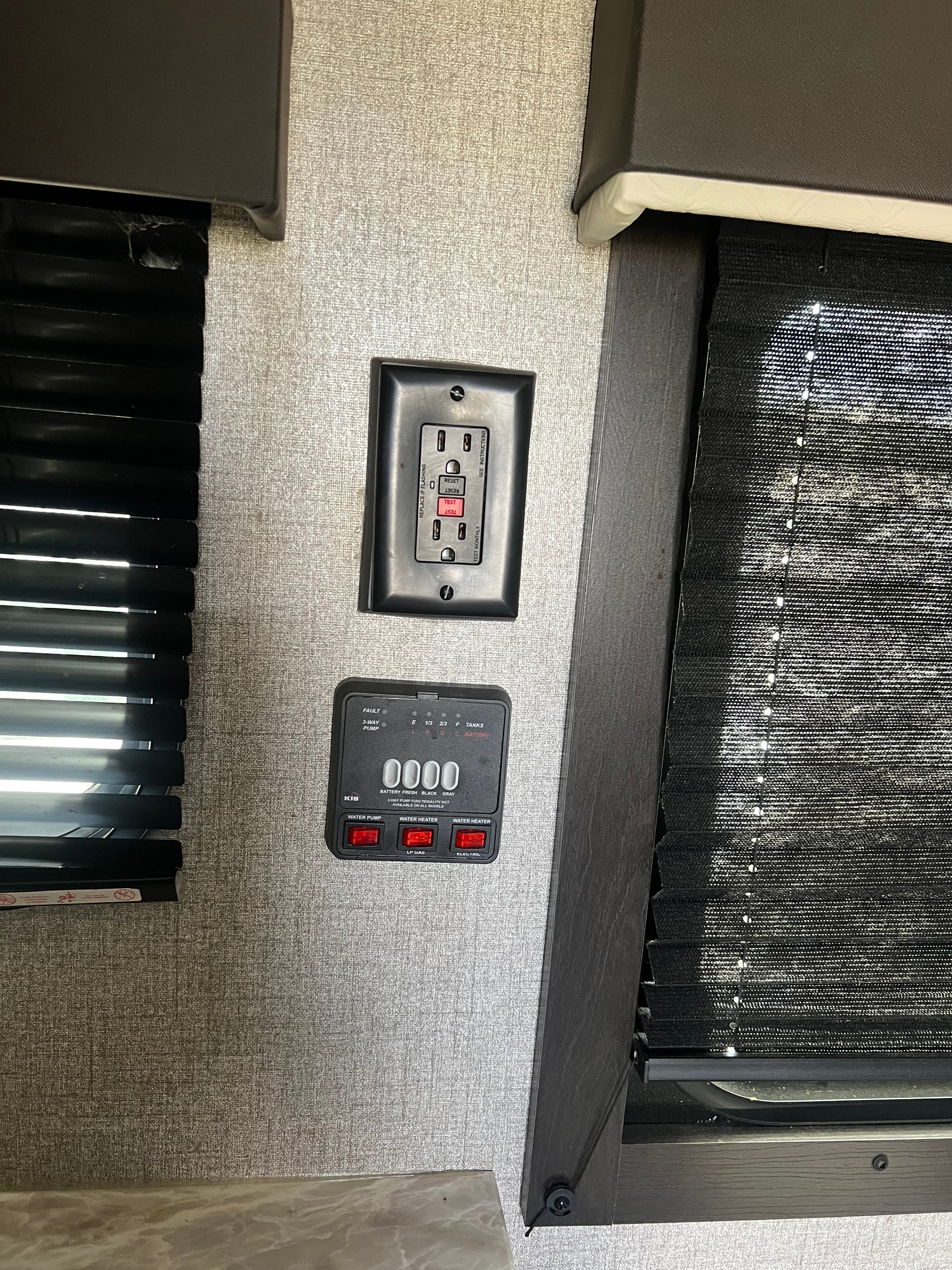 2021 JAYCO 264BH Base