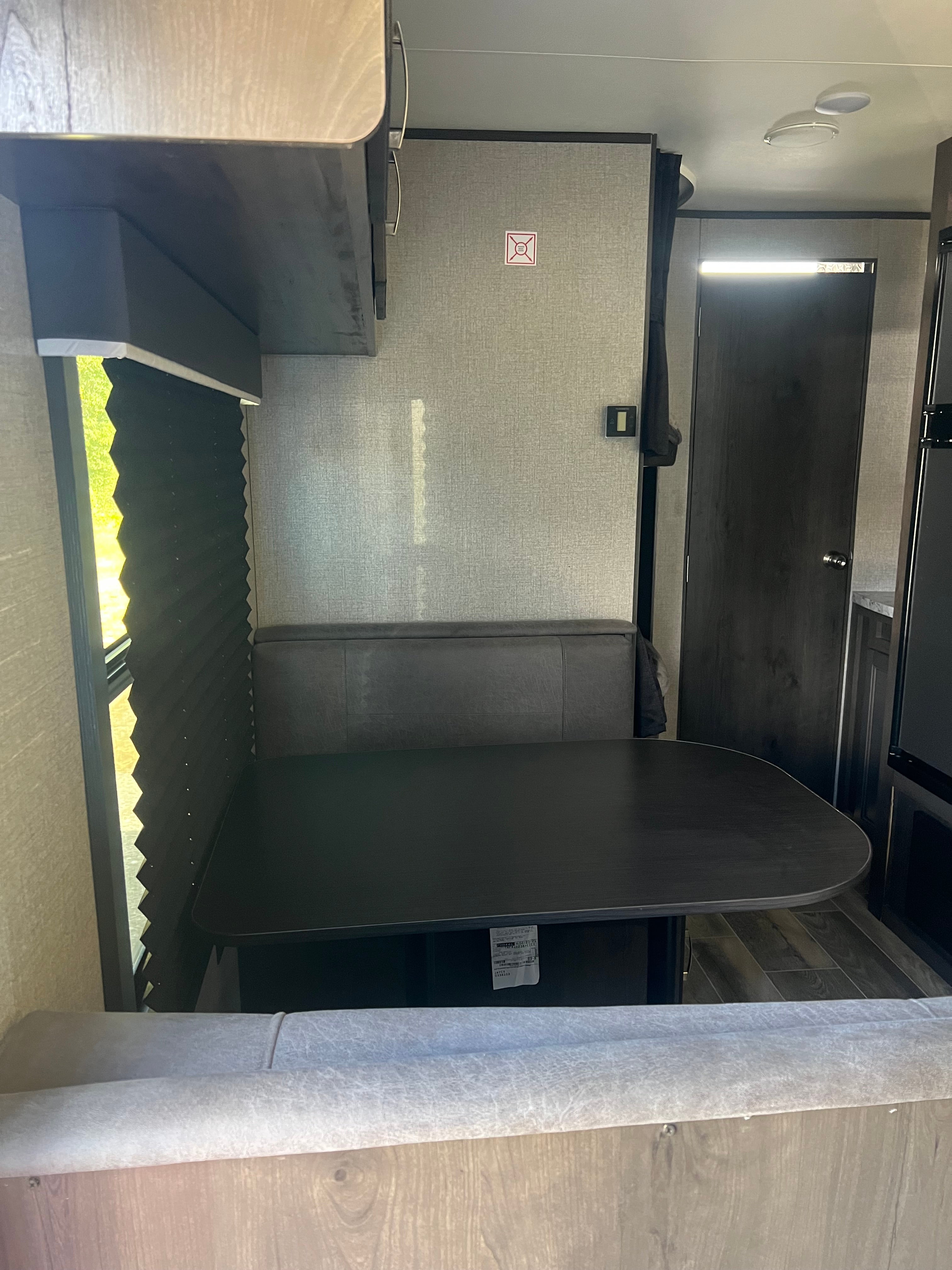 2021 JAYCO 264BH Base